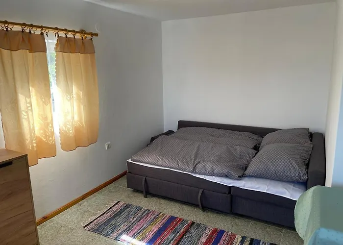 Fuege Vendeghaz Lovas