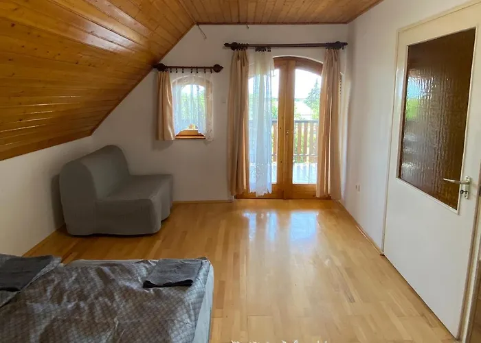 Fuege Vendeghaz Feriehus *